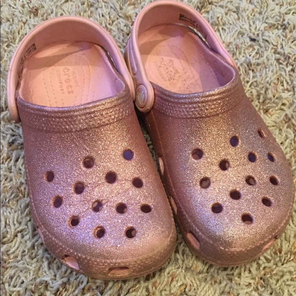 Pink play crocs